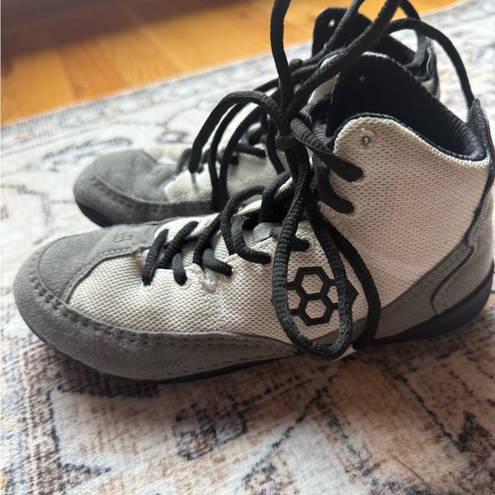 Rudis Wrestling shoes size 3 - Gray and White